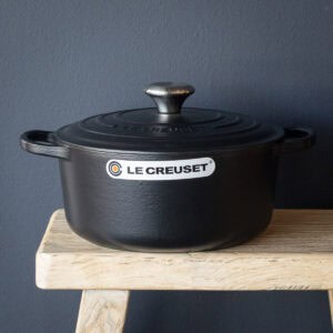 Le Creuset French Oven 24cm: Satin Black