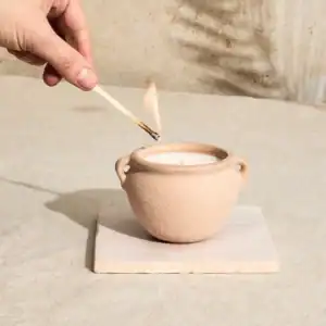 Terracotta Pottery Candle - Myrrh & Tonka