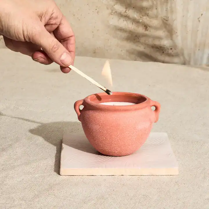 Terracotta Pottery Candle - Passionfruit & Vanilla