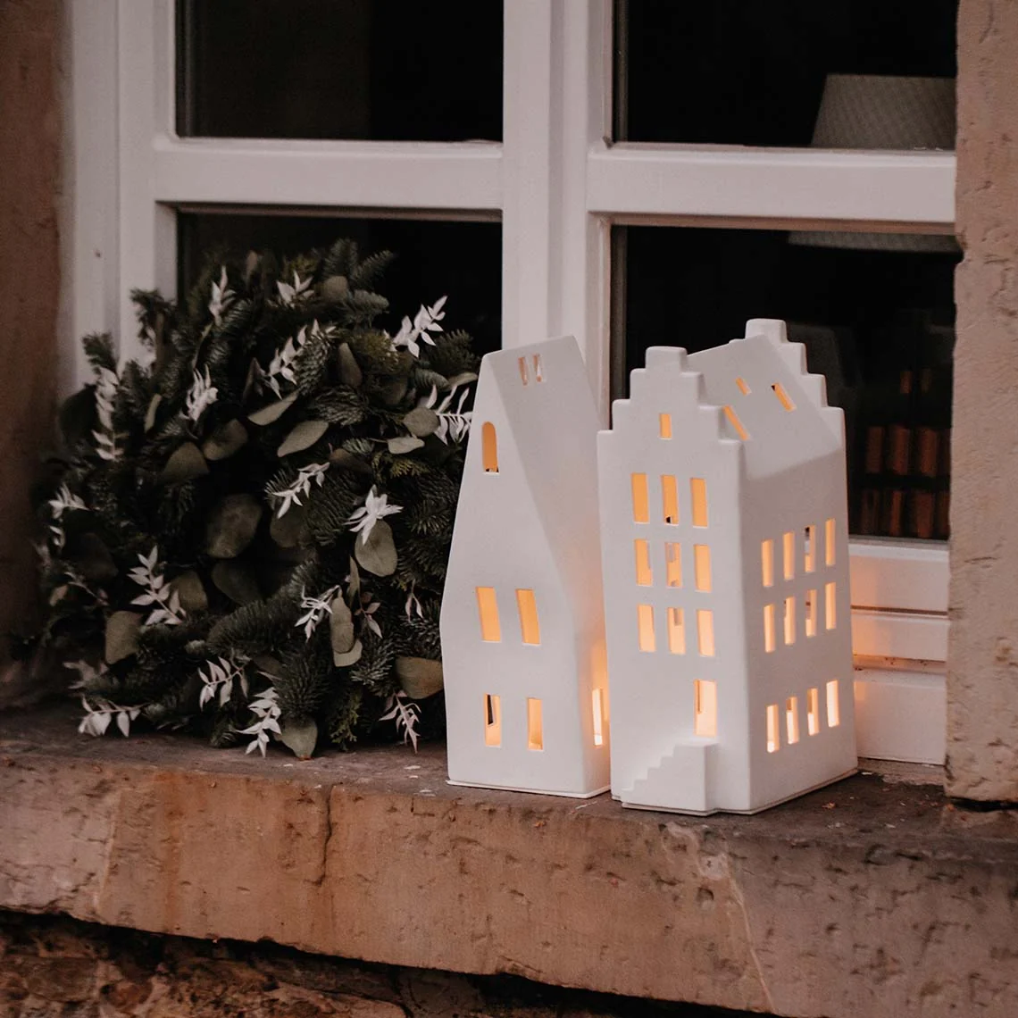 Tealight House - Pitched Roof 20cm - Image 2