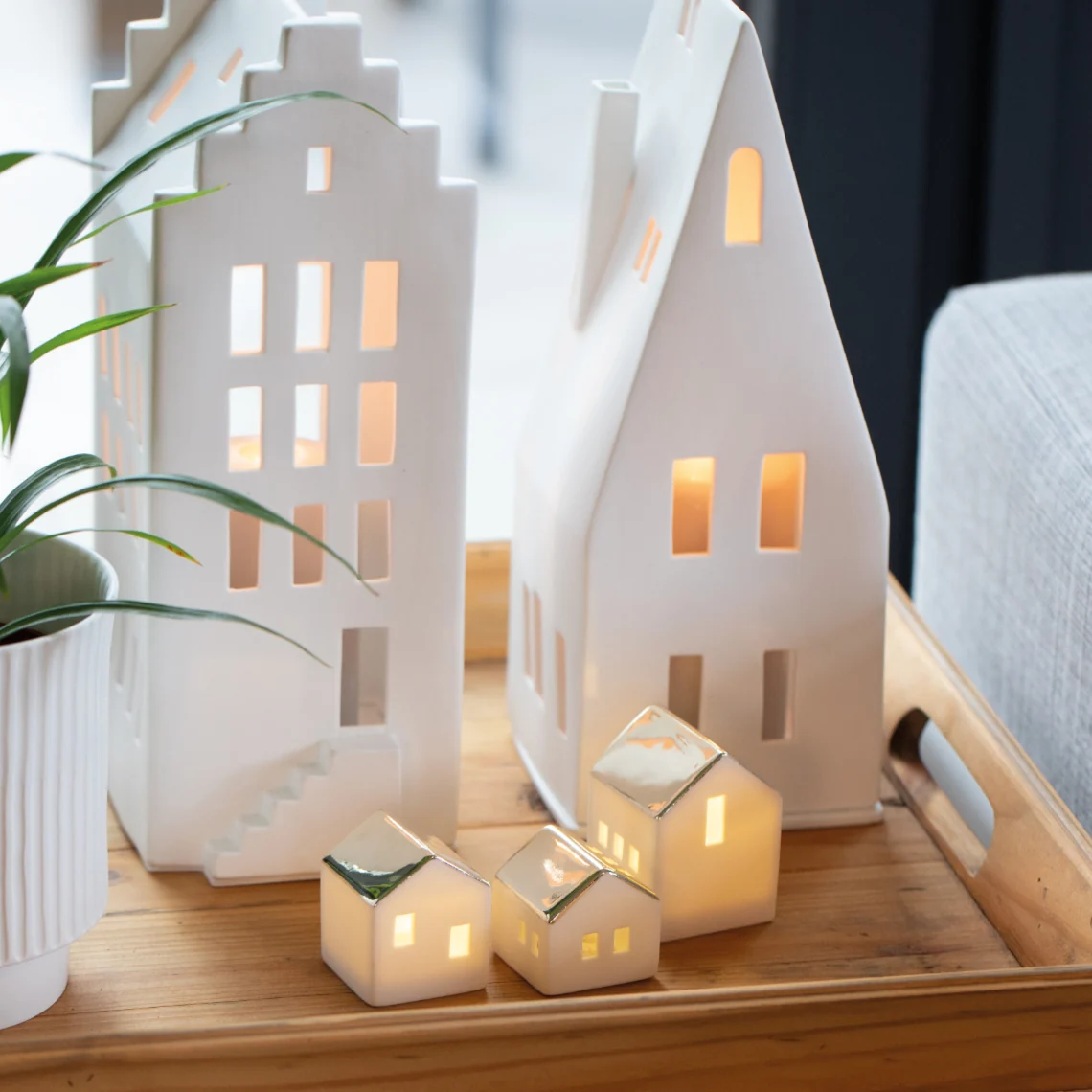 Tealight House - Pitched Roof 20cm - Image 3